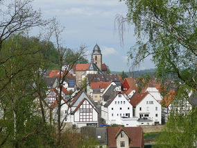 Blick auf die Stadtpfarrkirche St. Crescentius (Foto: Karl-Franz Thiede)